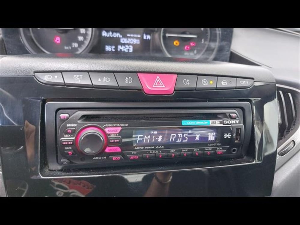 Lancia Ypsilon usata a Asti (14)