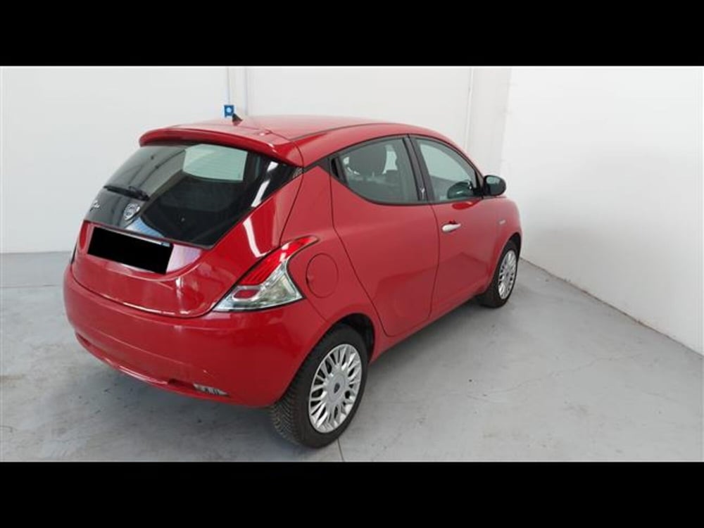 Lancia Ypsilon usata a Asti (5)