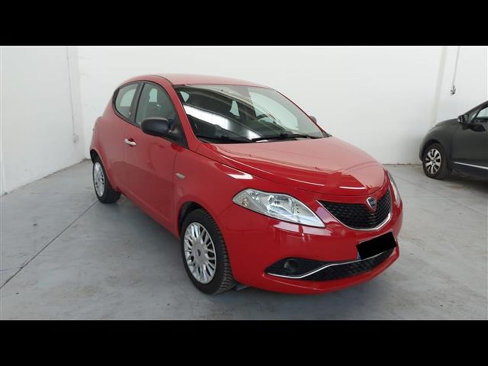 Lancia Ypsilon usata a Asti (7)
