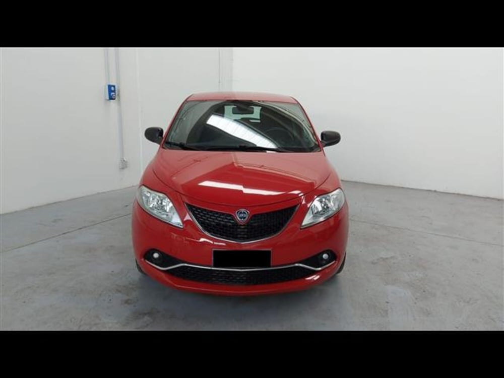 Lancia Ypsilon usata a Asti (8)