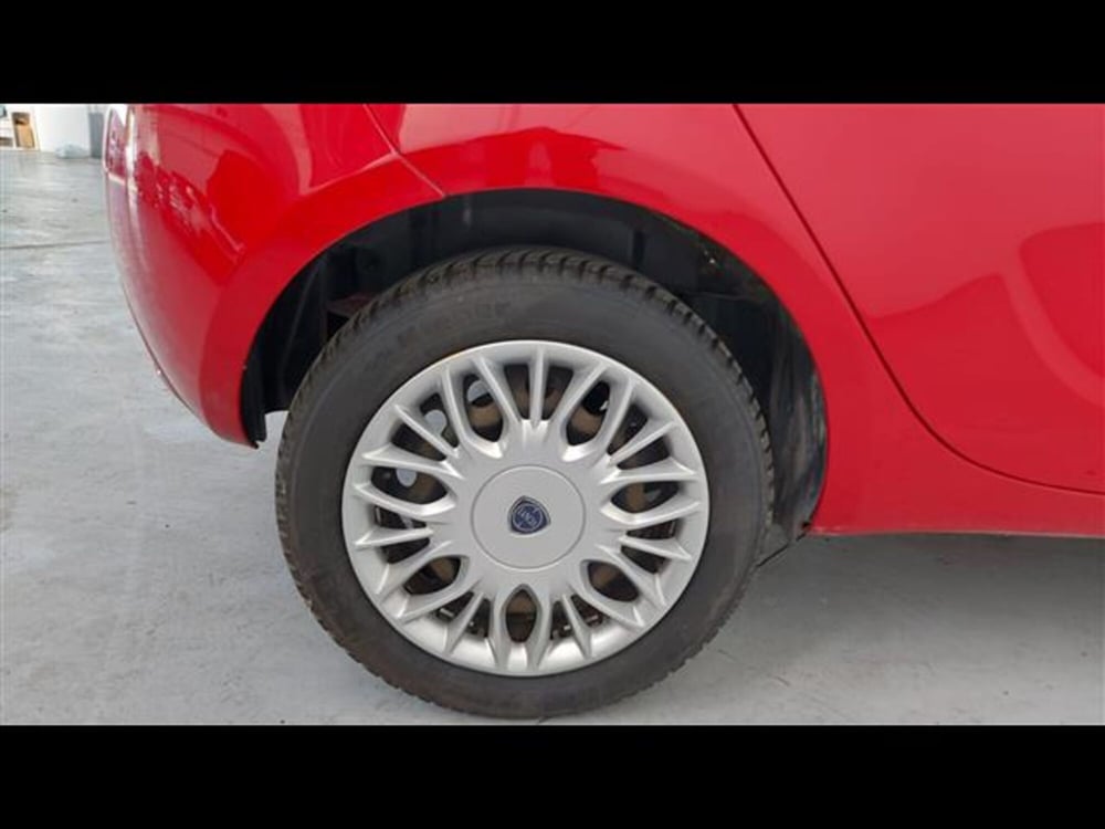 Lancia Ypsilon usata a Asti (9)