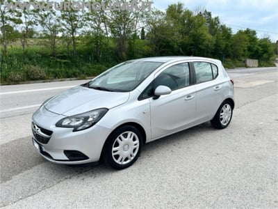 Opel Corsa 1.4 90CV GPL Tech 5 porte Advance del 2018 usata a Busso