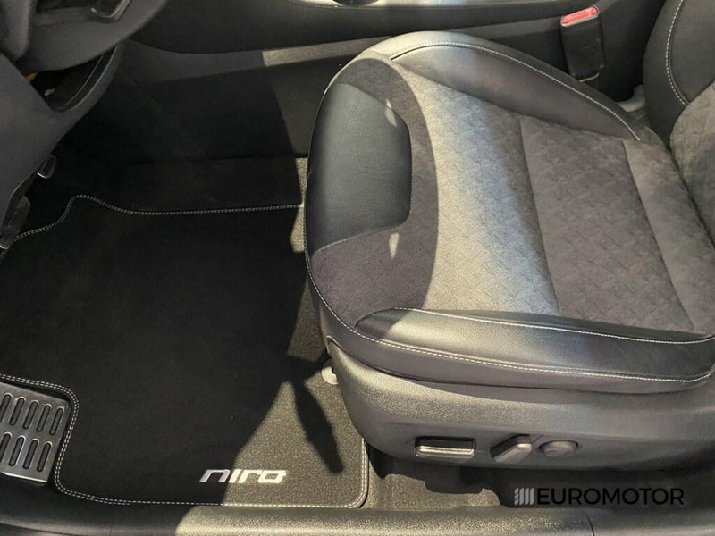 Kia Niro usata a Bari (15)