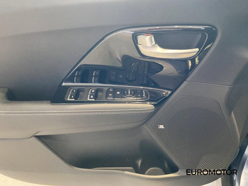 Kia Niro usata a Bari (12)