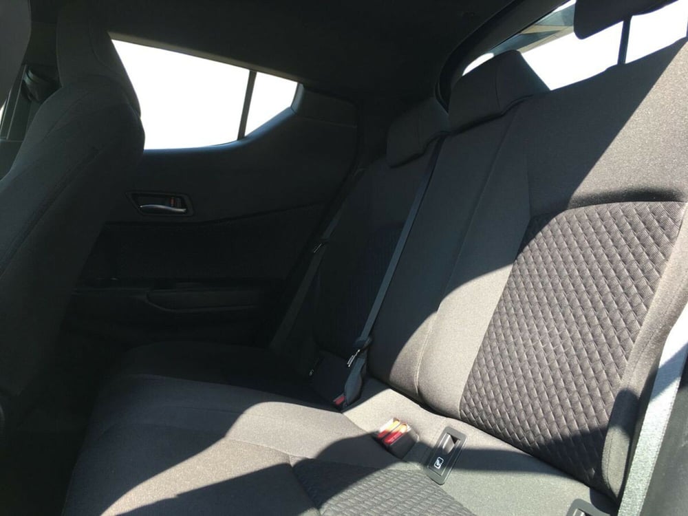 Toyota Toyota C-HR usata a Lecco (10)