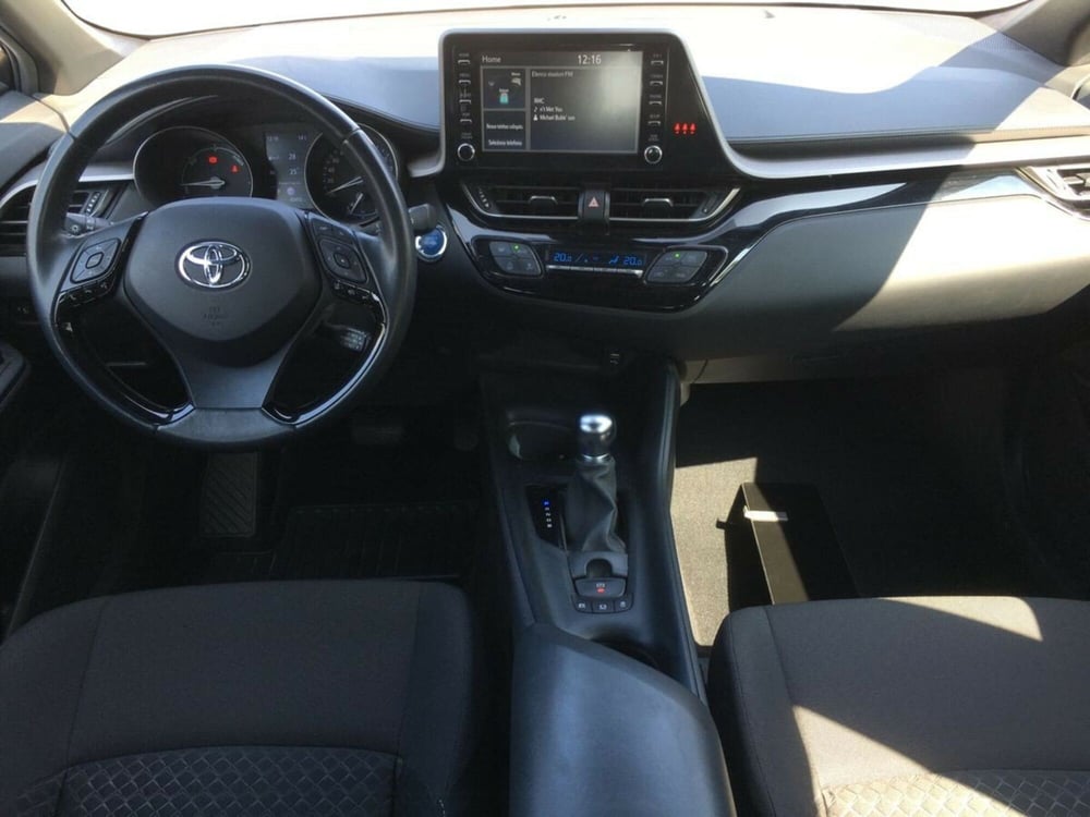 Toyota Toyota C-HR usata a Lecco (8)