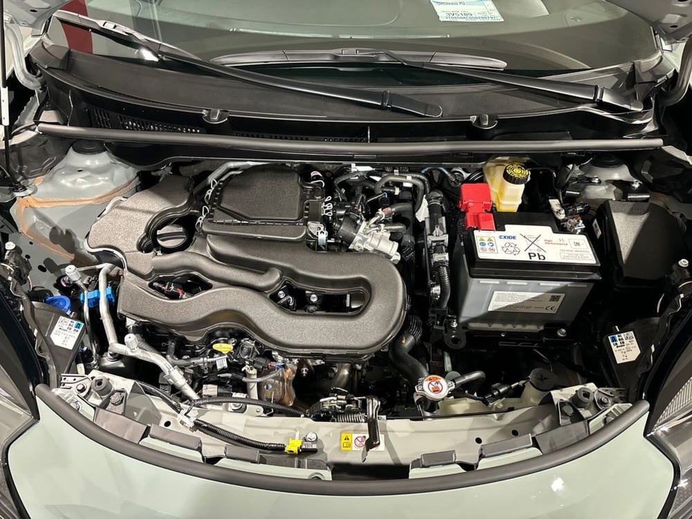 Toyota Aygo X nuova a Lecco (8)