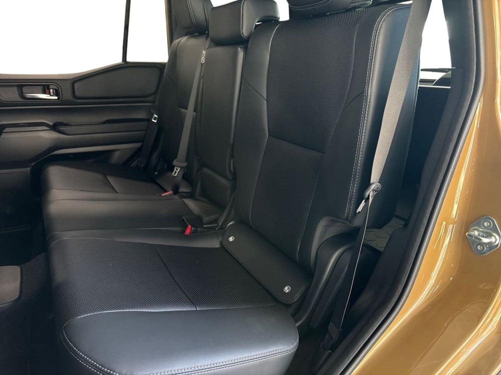 Toyota Land Cruiser nuova a Lecco (10)