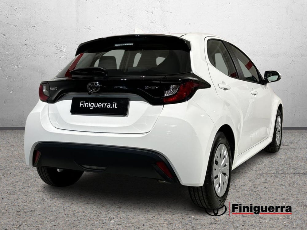 Toyota Yaris nuova a Lecco (4)