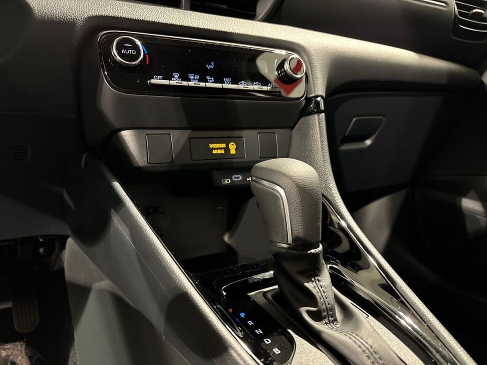 Toyota Yaris nuova a Lecco (11)