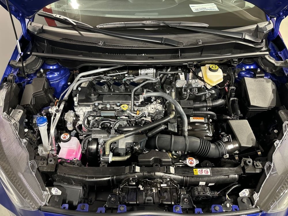 Toyota Yaris nuova a Lecco (16)