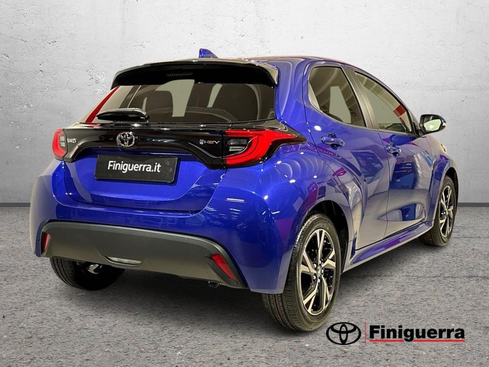 Toyota Yaris nuova a Lecco (4)