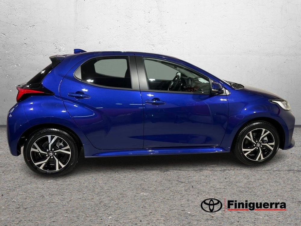 Toyota Yaris nuova a Lecco (5)