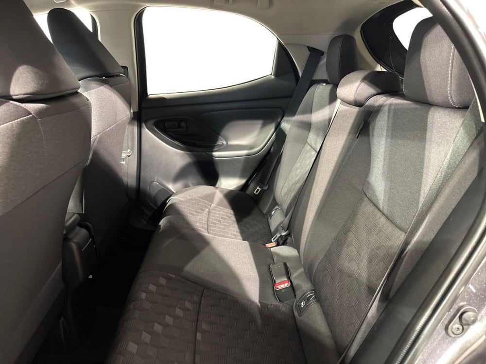Toyota Yaris nuova a Lecco (11)