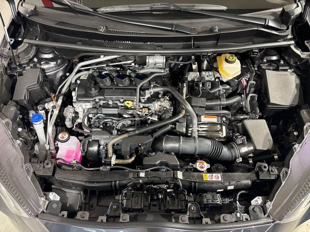 Toyota Yaris nuova a Lecco (15)