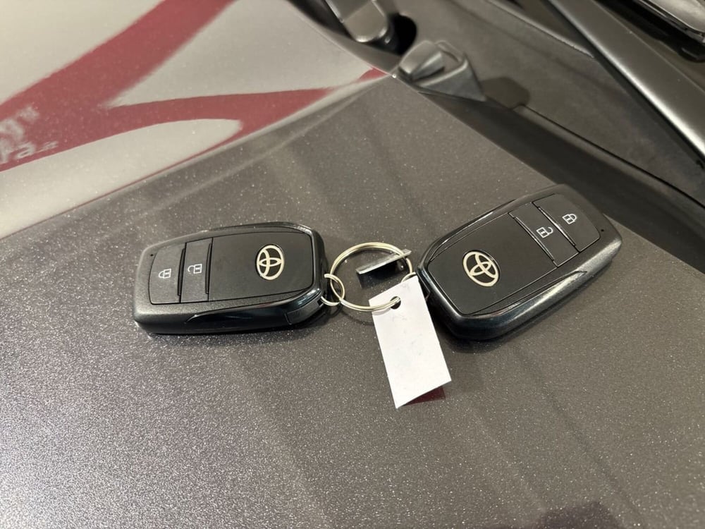 Toyota Yaris nuova a Lecco (16)