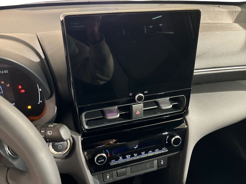 Toyota Yaris Cross nuova a Lecco (13)