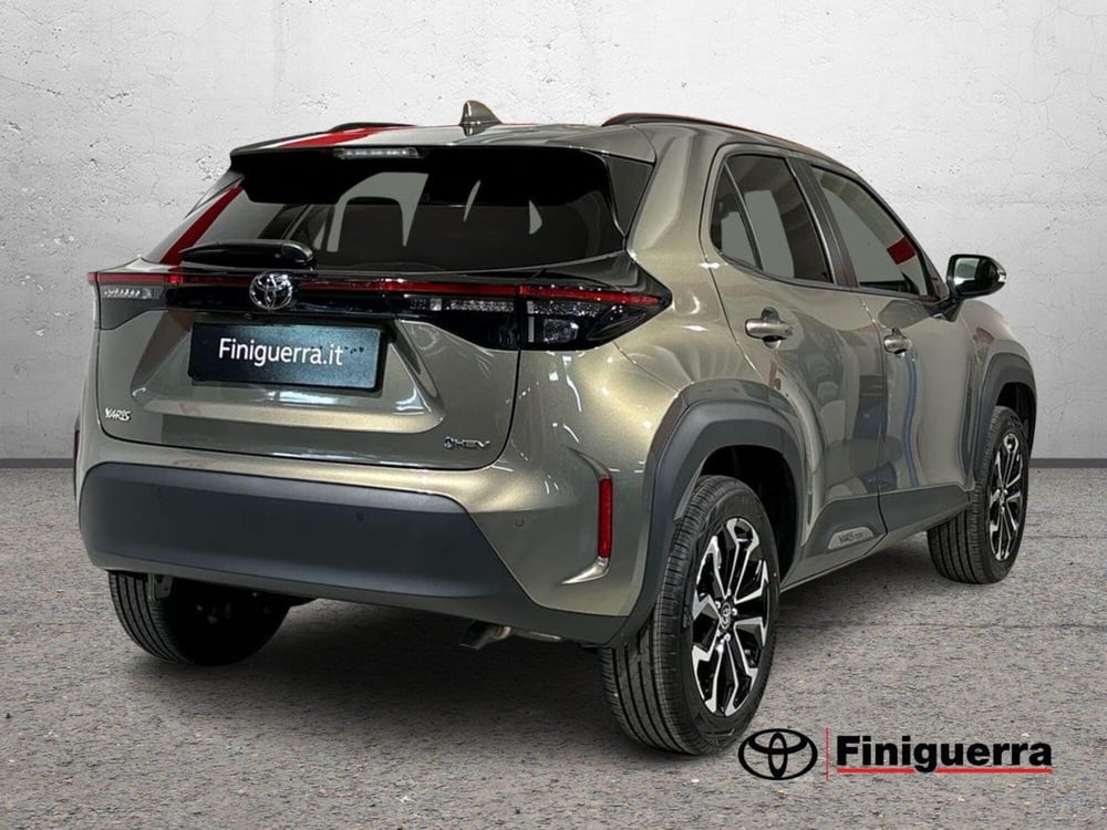 Toyota Yaris Cross nuova a Lecco (4)