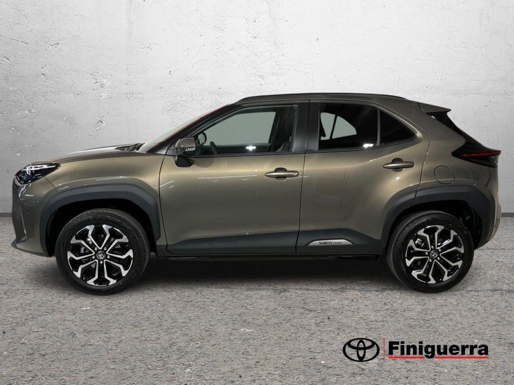 Toyota Yaris Cross nuova a Lecco (6)