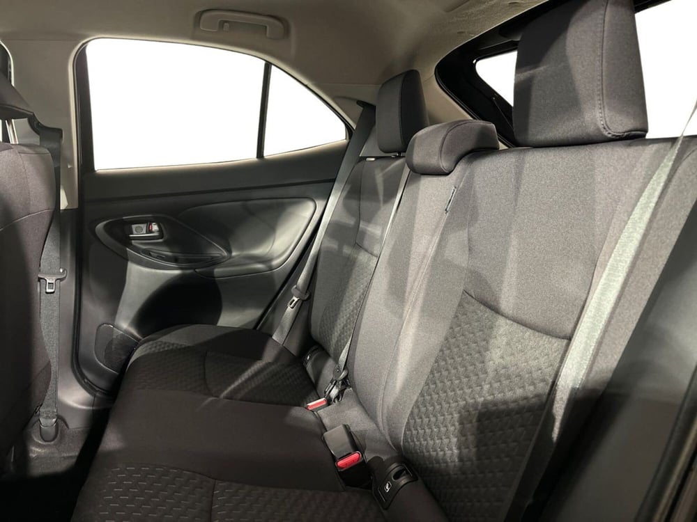 Toyota Yaris Cross nuova a Lecco (11)