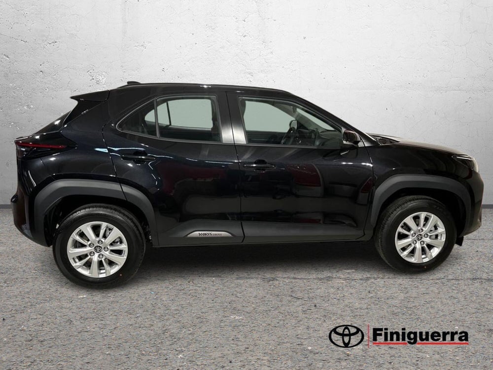 Toyota Yaris Cross nuova a Lecco (5)