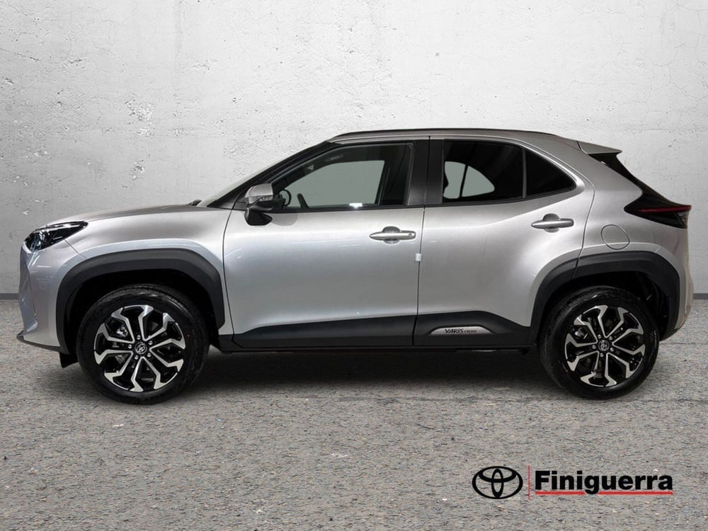 Toyota Yaris Cross nuova a Lecco (6)