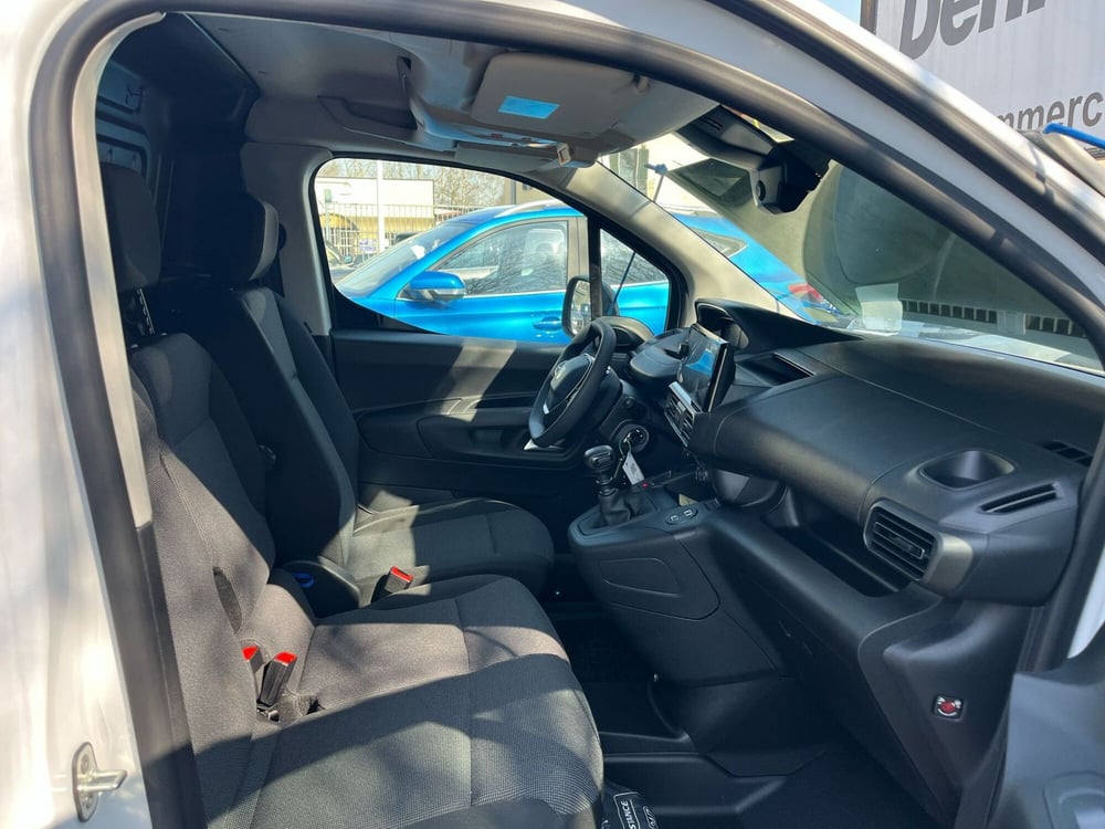 Peugeot Partner Furgone nuova a Milano (14)