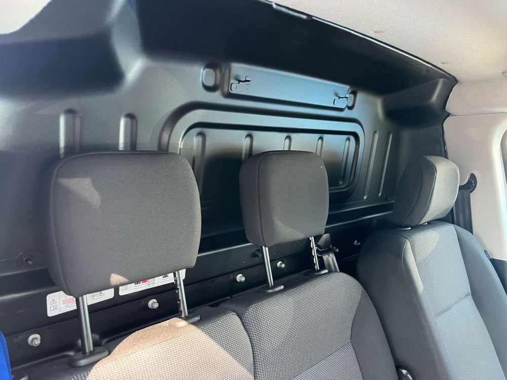 Peugeot Partner Furgone nuova a Milano (15)
