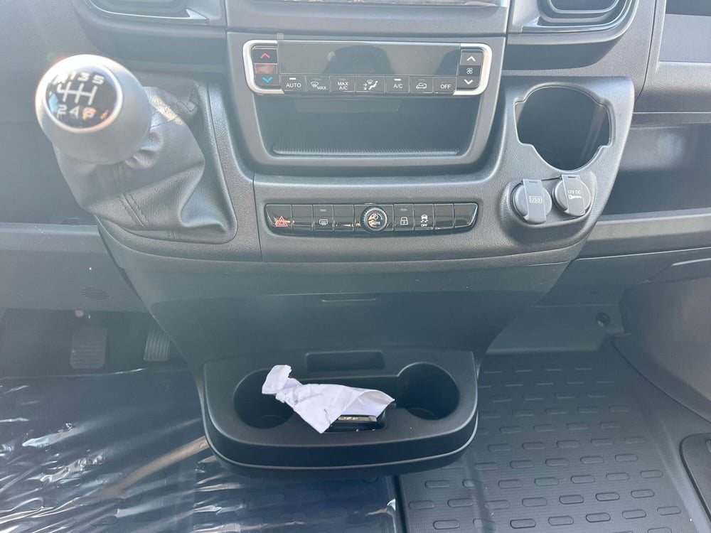 Fiat Ducato Furgone Vetrato nuova a Milano (13)
