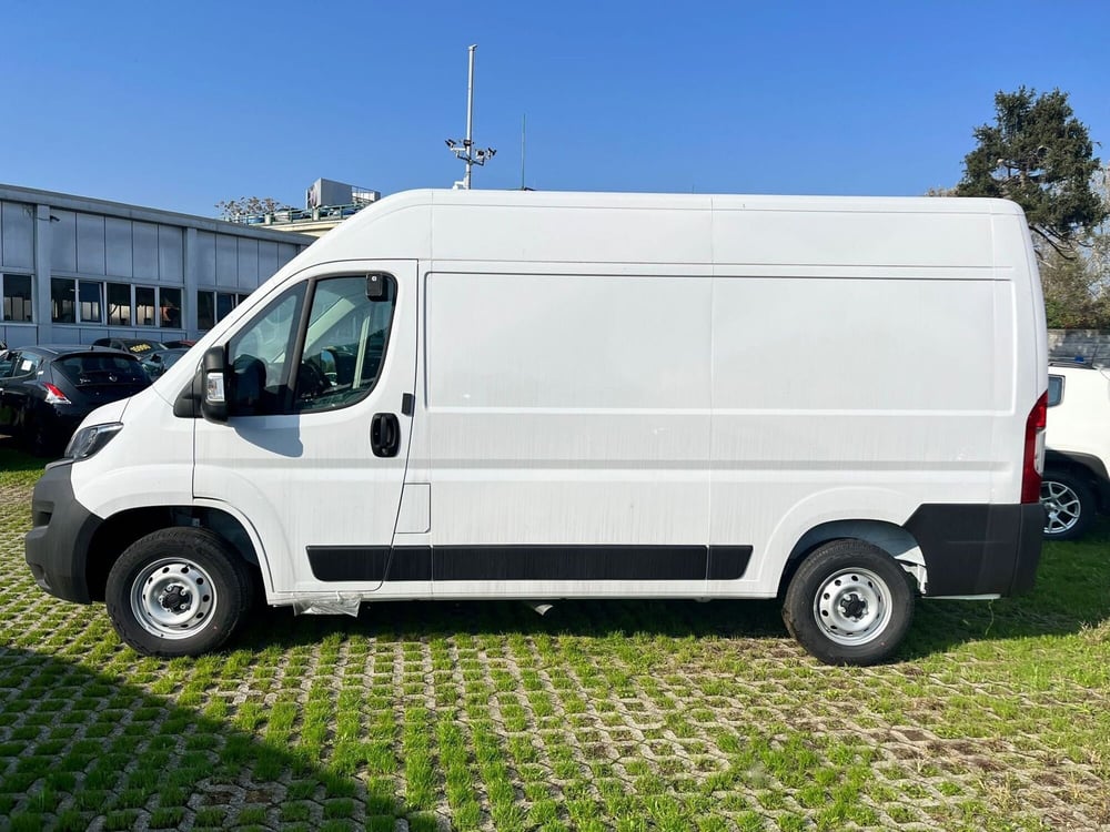 Fiat Ducato Furgone Vetrato nuova a Milano (4)