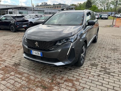 Peugeot 5008 1.2 hybrid 48V Allure Pack 136cv e-dcs 6 del 2024 usata a Milano