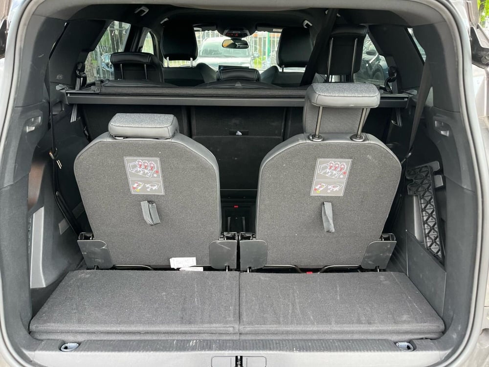 Peugeot 5008 usata a Milano (11)
