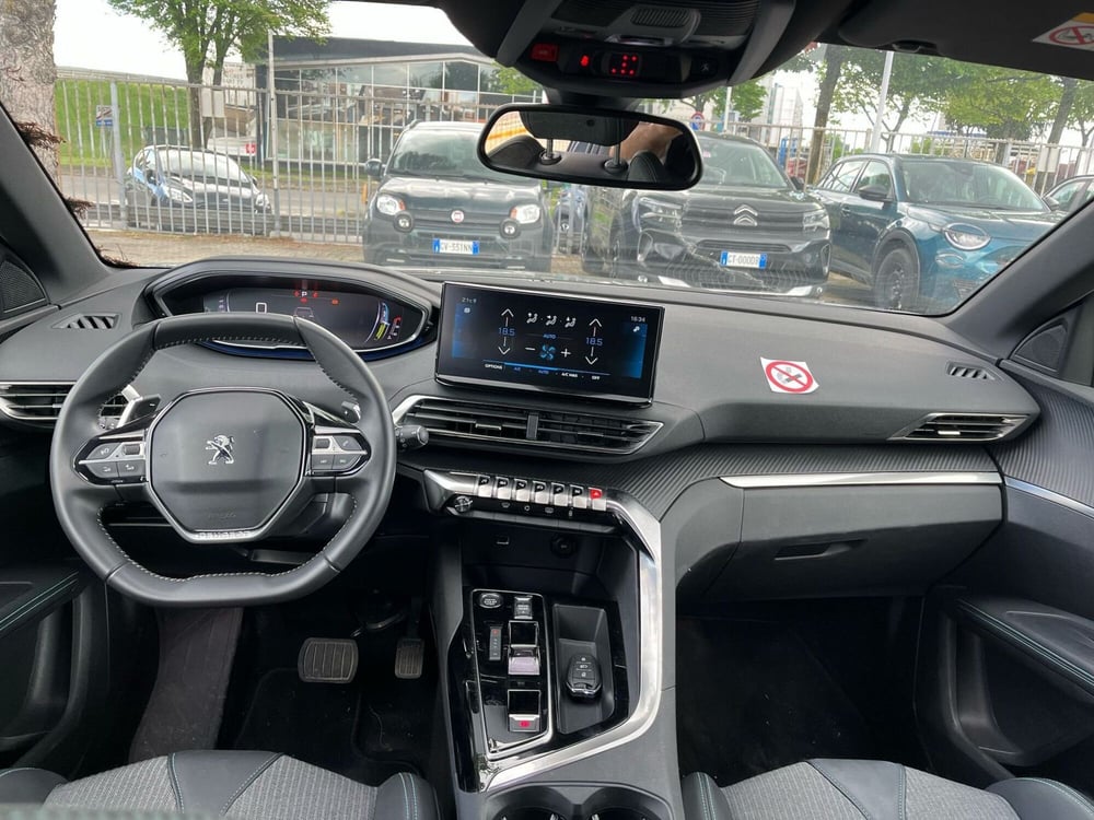 Peugeot 5008 usata a Milano (18)