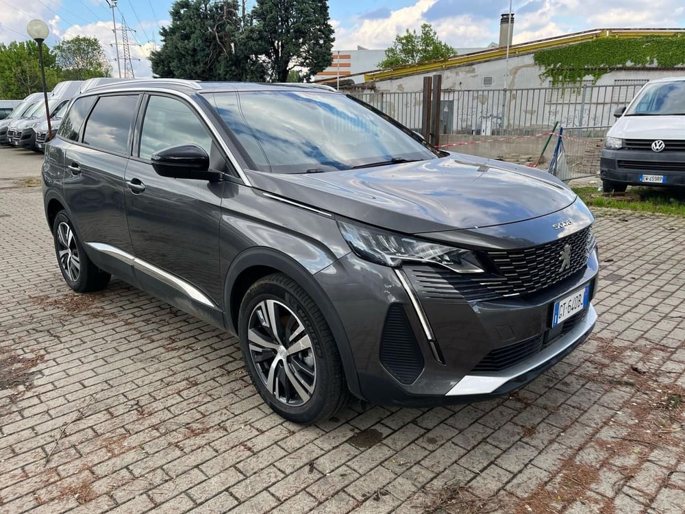 Peugeot 5008 usata a Milano (3)