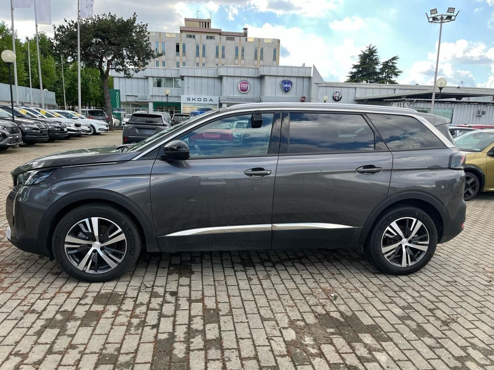 Peugeot 5008 usata a Milano (4)