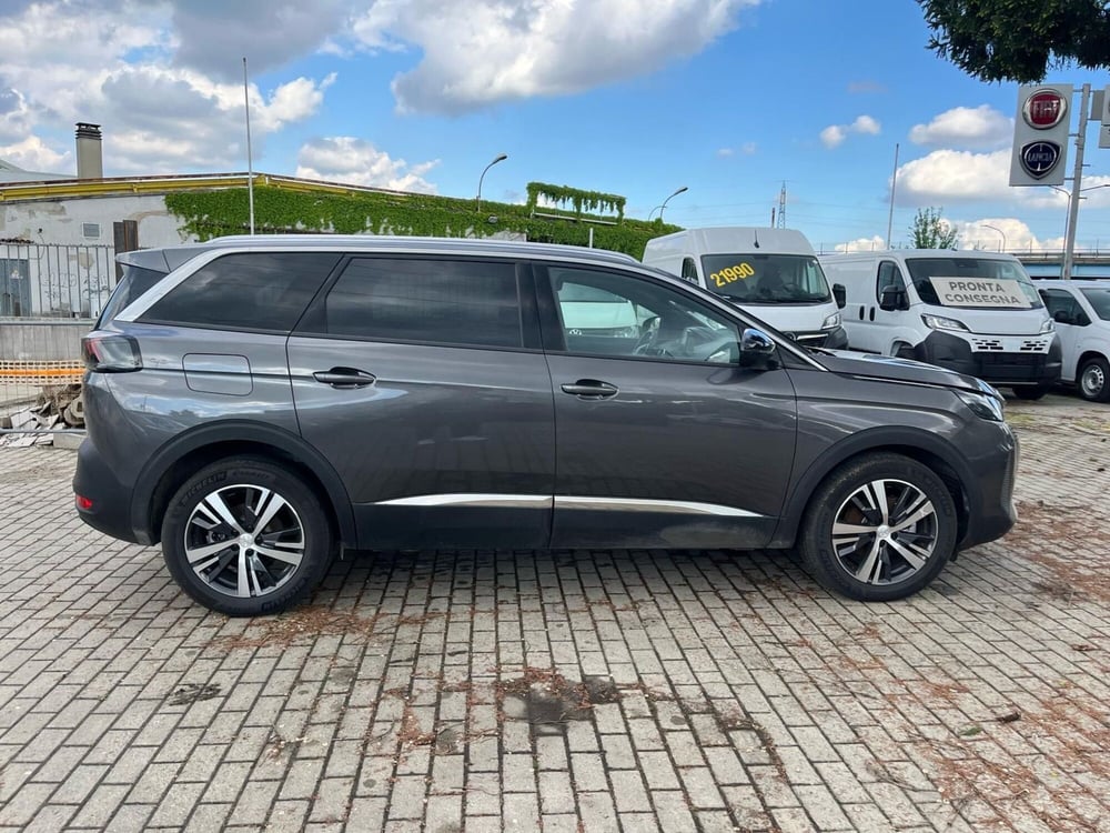 Peugeot 5008 usata a Milano (5)