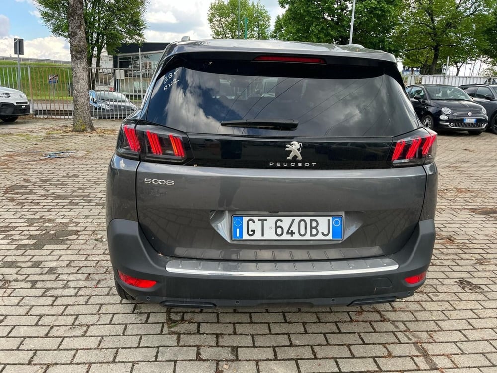 Peugeot 5008 usata a Milano (8)