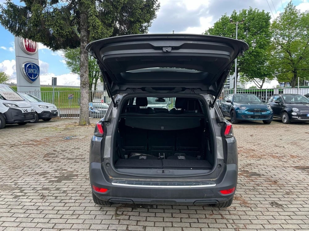 Peugeot 5008 usata a Milano (9)