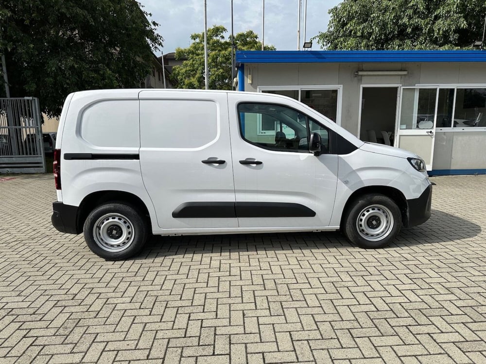 Fiat Doblò Furgone nuova a Milano (4)