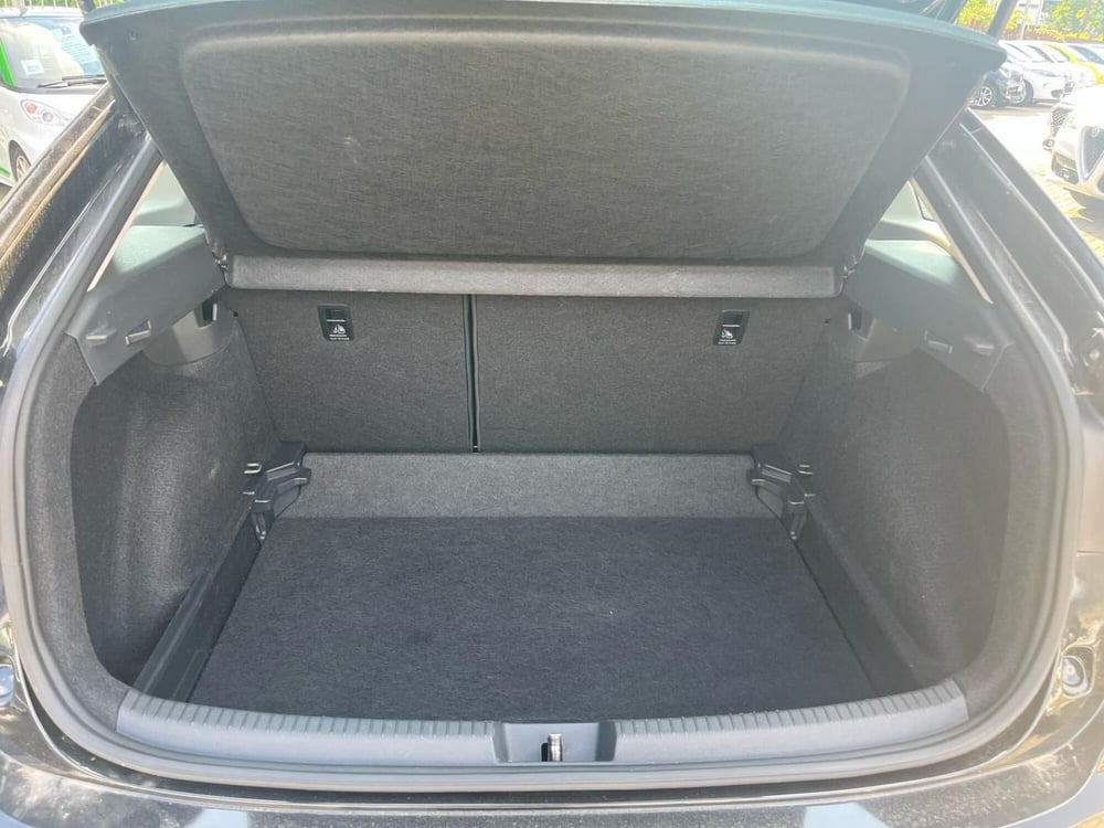 Volkswagen Taigo usata a Milano (10)