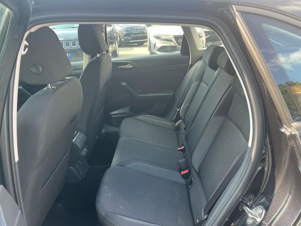 Volkswagen Taigo usata a Milano (13)
