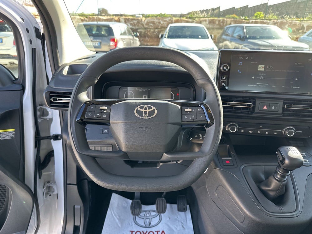 Toyota Proace City Verso nuova a Siracusa (10)