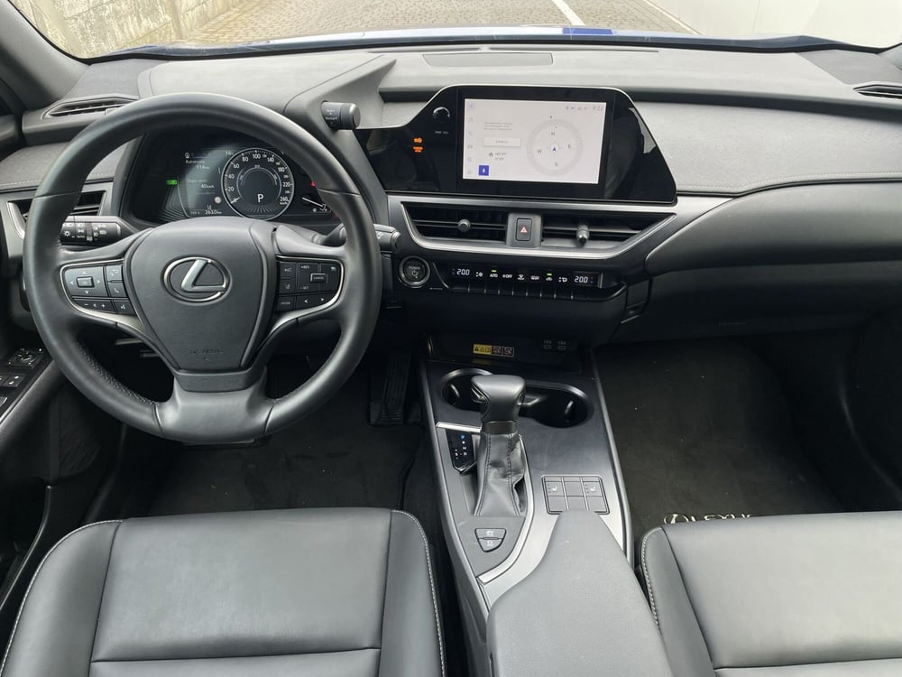Lexus UX usata a Treviso (10)