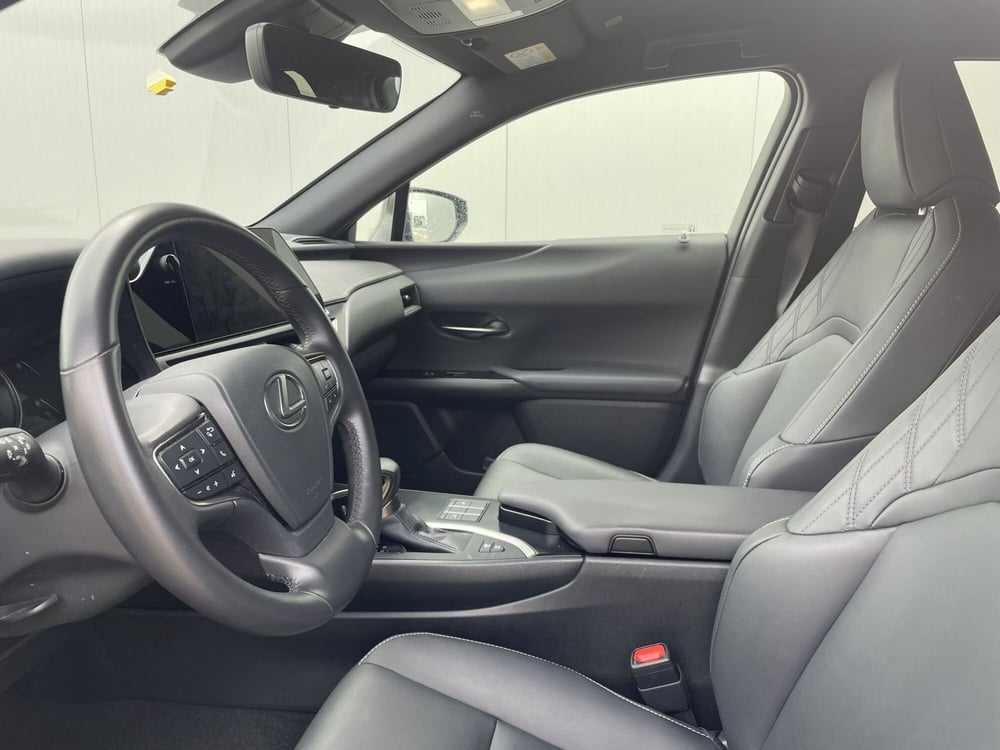 Lexus UX usata a Treviso (11)