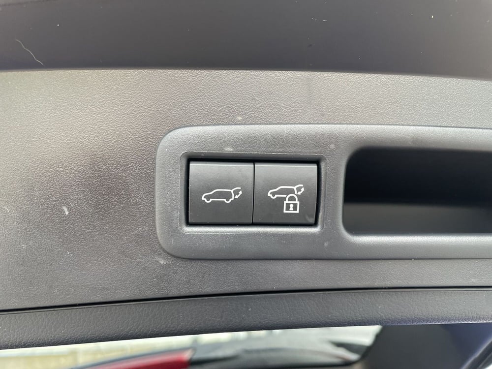 Lexus UX usata a Treviso (17)