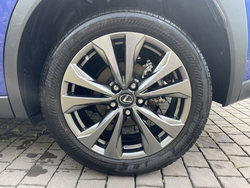 Lexus UX usata a Treviso (8)