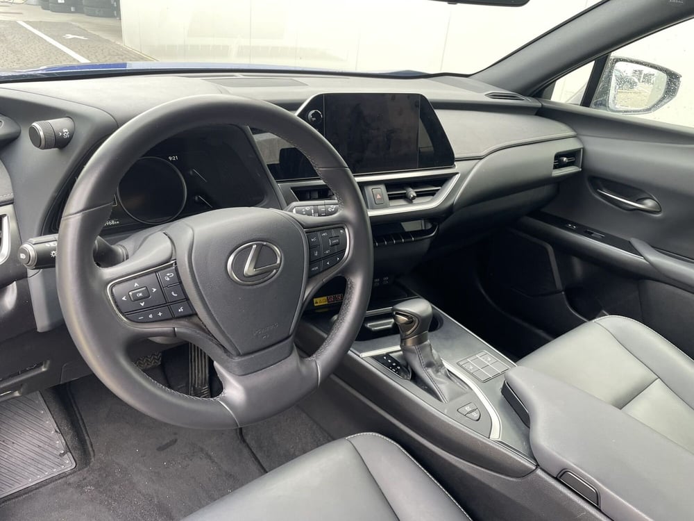 Lexus UX usata a Treviso (9)