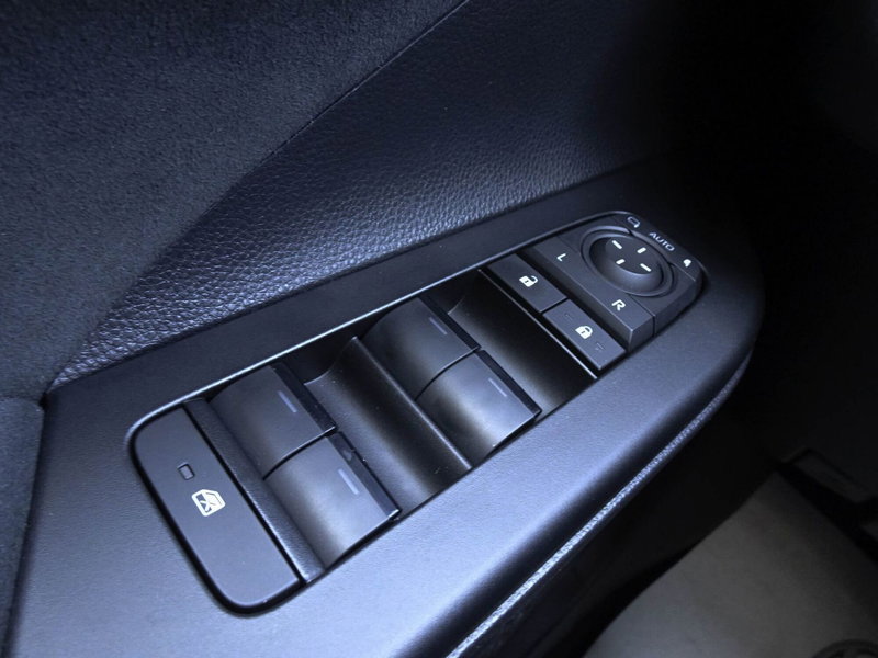 Toyota Toyota C-HR usata a Treviso (18)