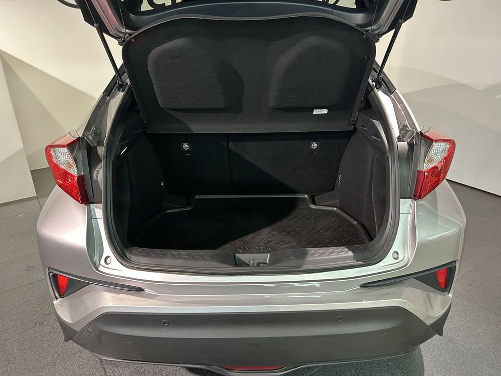Toyota Toyota C-HR usata a Milano (10)