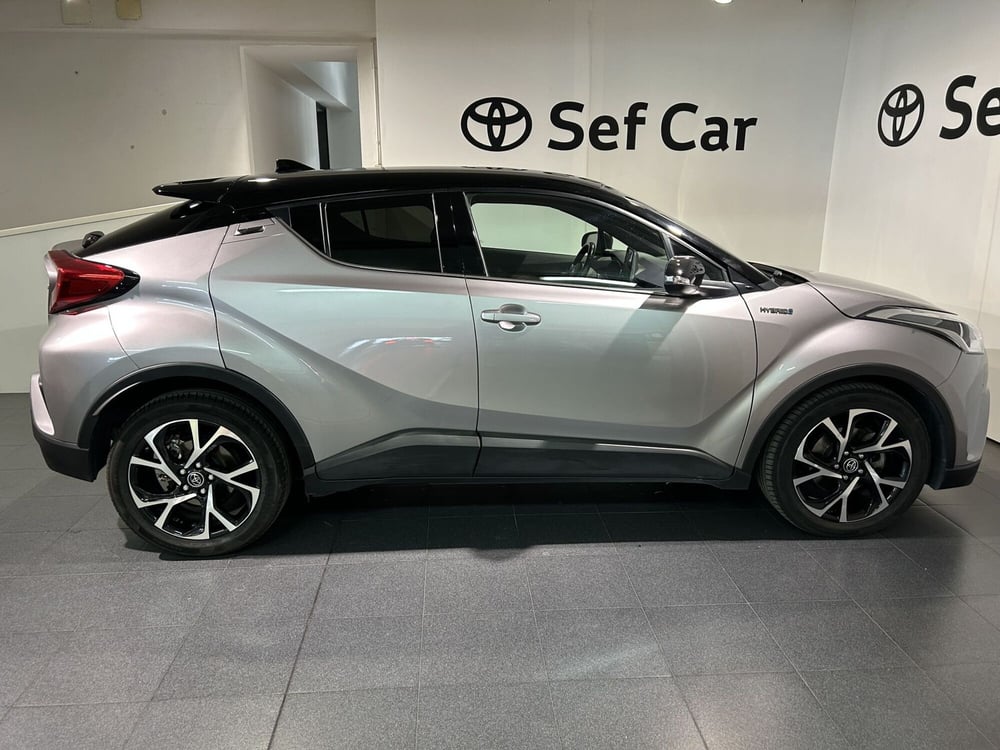 Toyota Toyota C-HR usata a Milano (12)